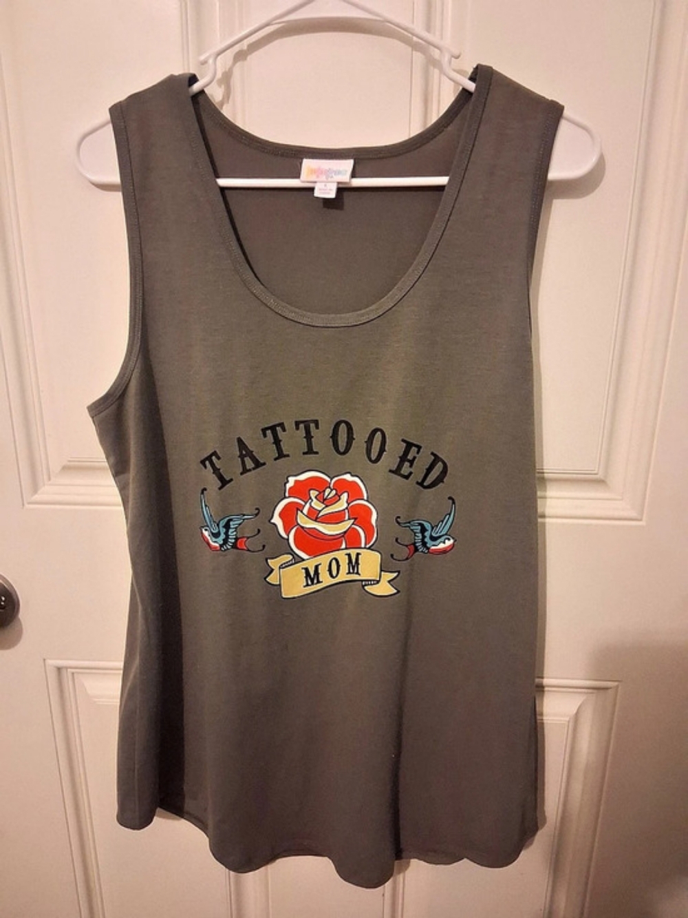 LulaRoe TATTOOED MOM Graphic Tank Top in Gray Large